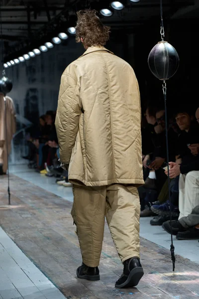 Look 70